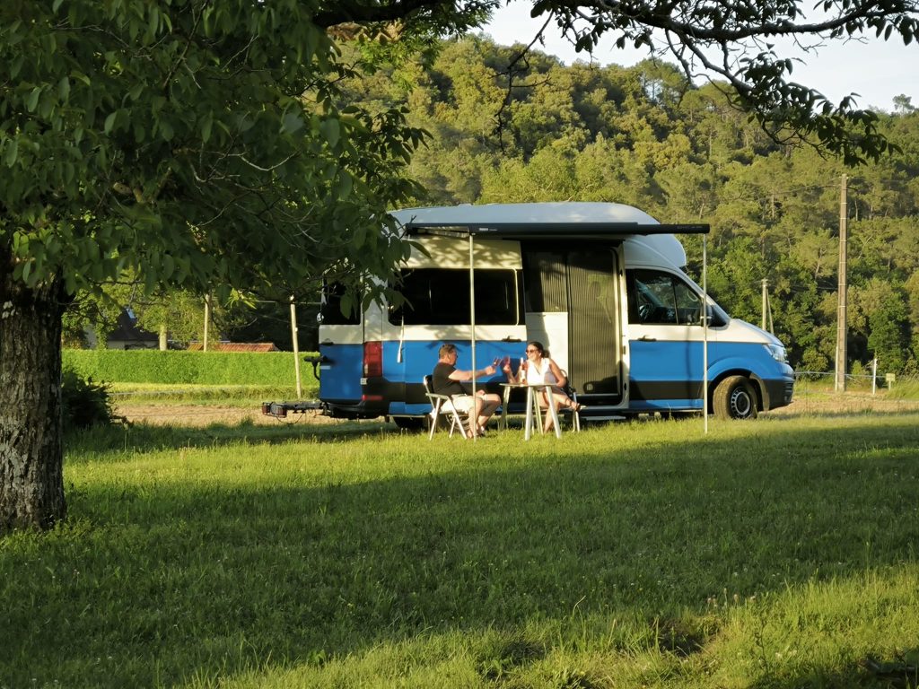 Camperplaats in de Lot bij Maison Tête de Bois met uitzicht op de natuur